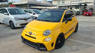 Abarth 595 1.4 Turbo T-Jet 165 CV con tetto apribi