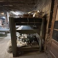 Pressa a freddo idraulica per falegnameria