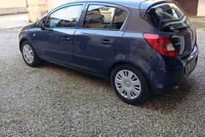 AUTO OPEL GRIGIA METALL.  BENZINA/GPL USATA