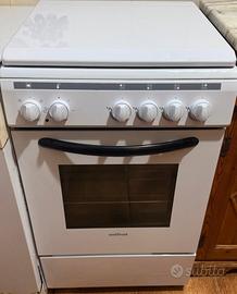 Cucina a gas 4 fuochi e forno elettrico