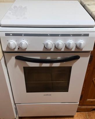 Cucina a gas 4 fuochi e forno elettrico