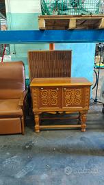 Mobiletto Basso Intagliato a Mano + Cassettiera 