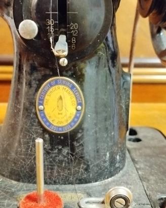 macchina da cucire Singer anno 1950