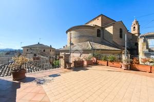 6 LOCALI A CIVITANOVA MARCHE