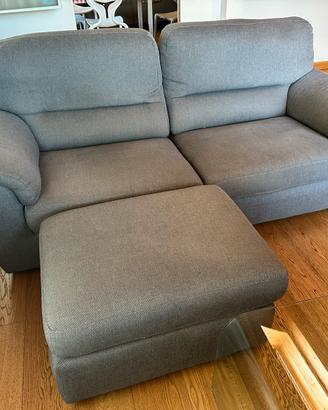 Divano Poltrone Sofà antracite con pouf