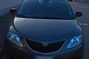 Lancia Y ecochic gold 2016