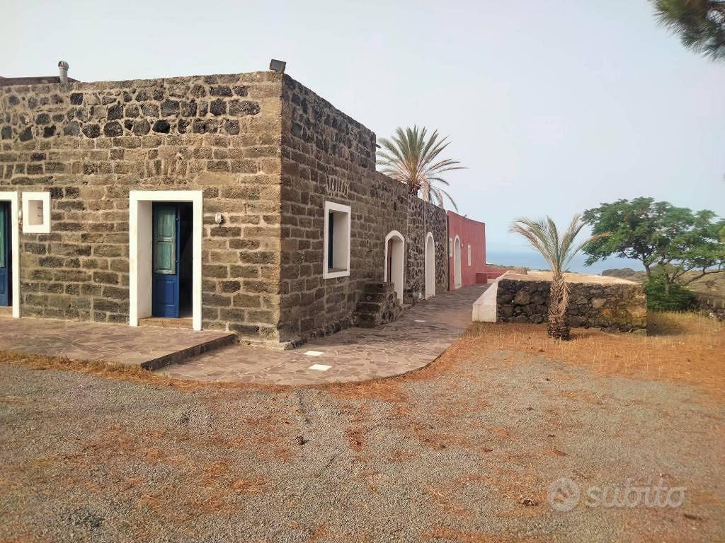 Rustico / Casale di 402 m² con più di 5 locali a P - Vista 2