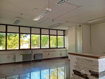 Immobile di 240 m² con più di 5 locali a Terni