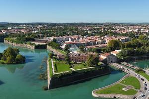 NEGOZIO A PESCHIERA DEL GARDA