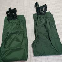 Pantaloni anti pioggia ed anti vento taglia M/L