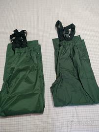 Pantaloni anti pioggia ed anti vento taglia M/L
