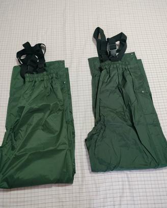 Pantaloni anti pioggia ed anti vento taglia M/L