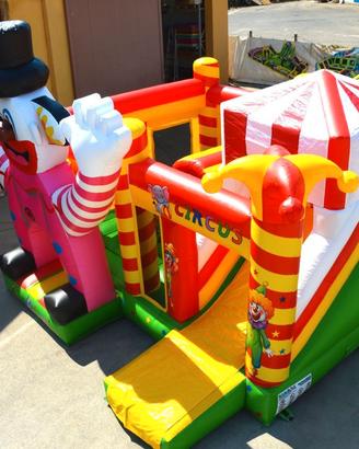 Gonfiabili Multiattività per Parchi Gioco Bimbi
