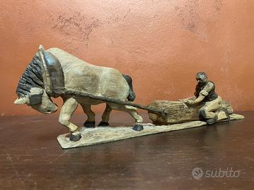 Scultura artigianale in legno scoloita a mano