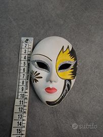 Maschera veneziana in porcellana