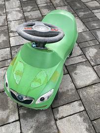 Macchina cavalcabile per bambini skoda