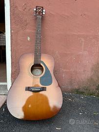 Chitarra yamaha classica