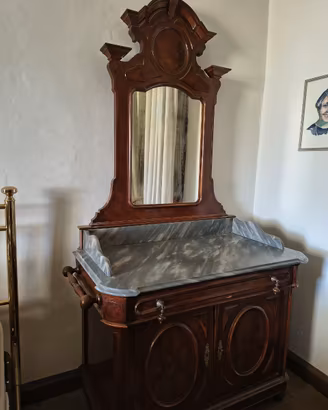 Camera da Letto Antica in Legno e Ottone – Anche p