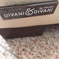 Divano marca "Divani e Divani" a tre piazze