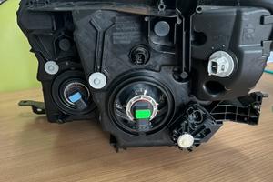 Proiettore dx Mitsubishi  pajero 2017