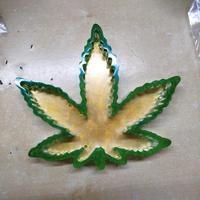 portacenere a foglia di ganja 