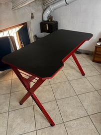 Scrivania da gaming con led