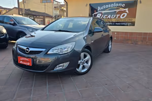 Opel Astra 1.4 100CV 5 porte Cosmo