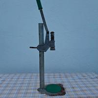 Tappabottiglie x tappi a corona x vino e conserva