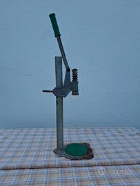 Tappabottiglie x tappi a corona x vino e conserva