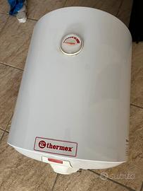 Scaldacqua elettrico Thermex 50L 1500W – Usato