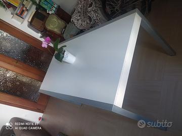 tavolo da cucina in laminato e metallo