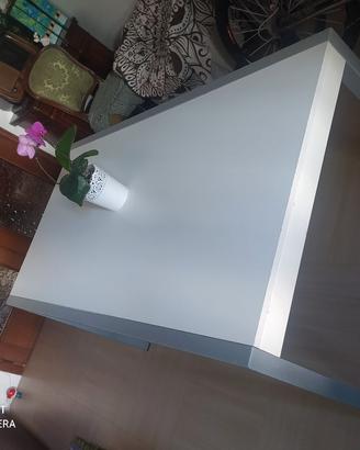 tavolo da cucina in laminato e metallo