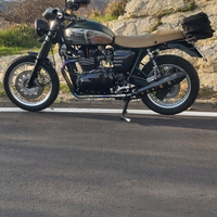 Triumph truxton 900