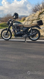 Triumph truxton 900