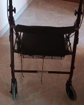 Deambulatore e pedaliera elettrica