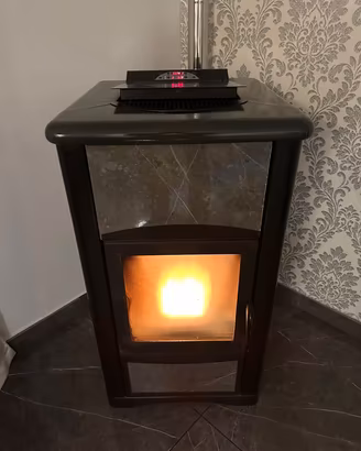 Stufa a pellet idro 15 KW 