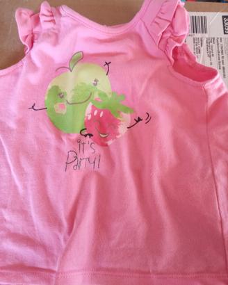 maglietta e pantaloni