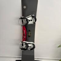 Snowboard Burton e attacchi K2