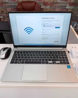 SAMSUNG BOOK 2 15" 8GB RAM/256GB - PARI AL NUOVO