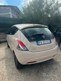 Lancia ypsilion opening edition