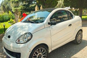 Microcar due 