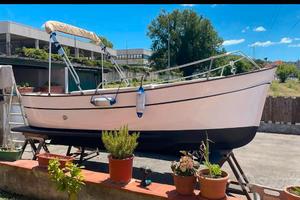 gozzo in vetroresina con 40CV