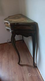 console e sedia in legno