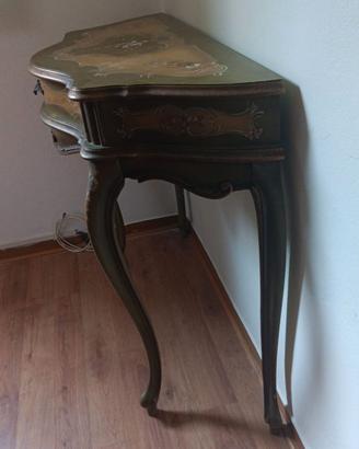 console e sedia in legno
