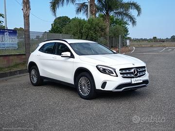 MERCEDES-BENZ GLA 200 d Automatic Business
