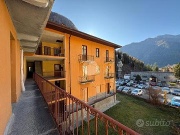 CASA SEMINDIPENDENTE A RONCO CANAVESE