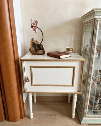 Mobiletto Vintage restaurato - Bianco e Oro