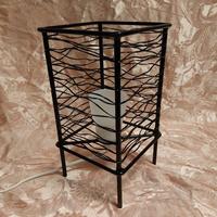 Lampada artigianale da tavolo in metallo 