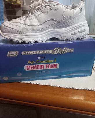 Skechers D’Lites Memory Foam 38,5 Wide Fit