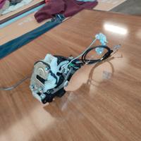 serratura anteriore sinistra Renault Grand Scenic 